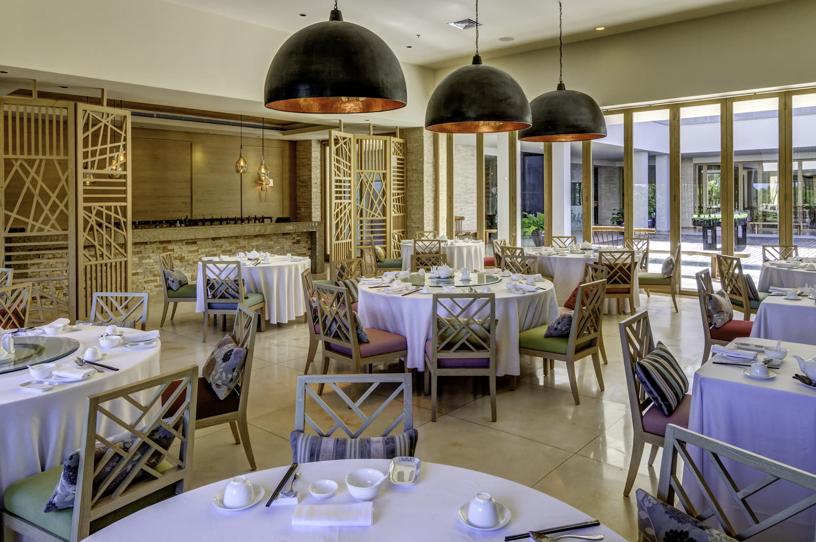 Liu Li Palace Seafood Restaurant