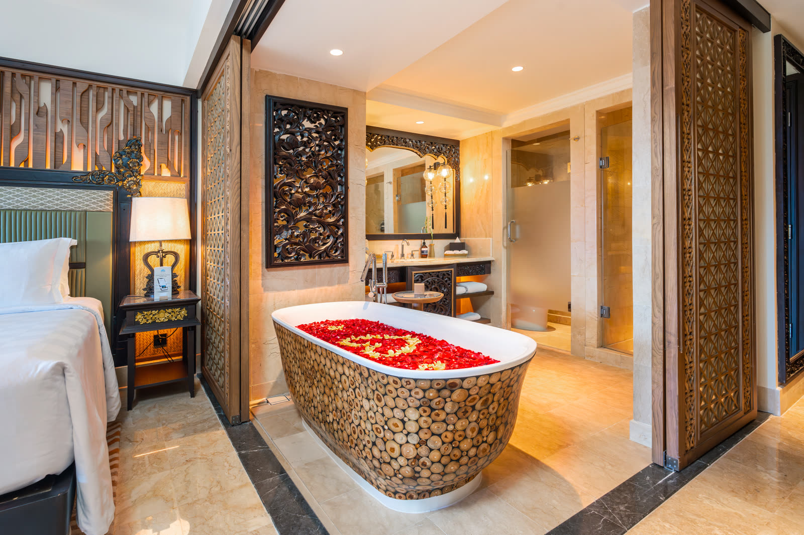 Two Bedroom Ocean View Room (Bathroom)