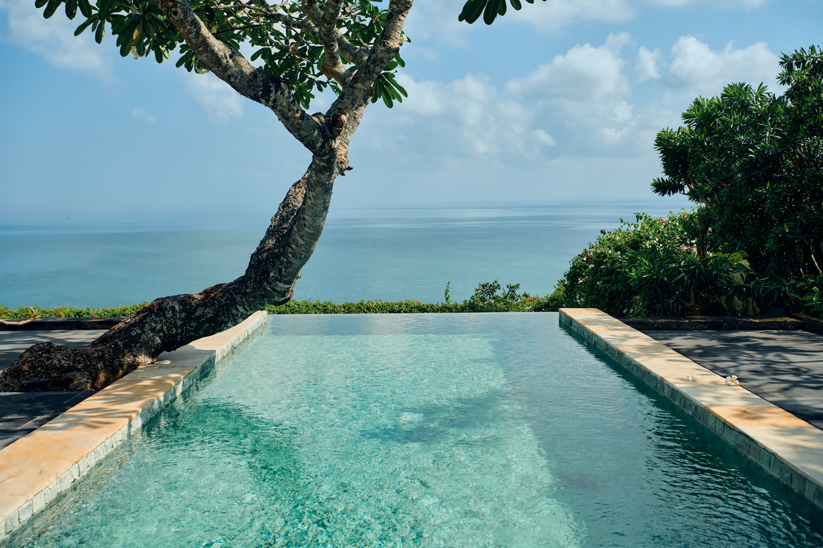 One Bedroom Ocean Front Villa (Pool)