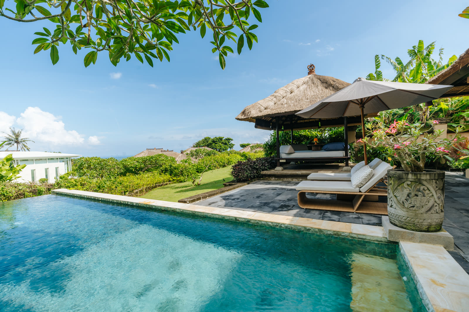 One Bedroom Ocean View Villa (Pool)