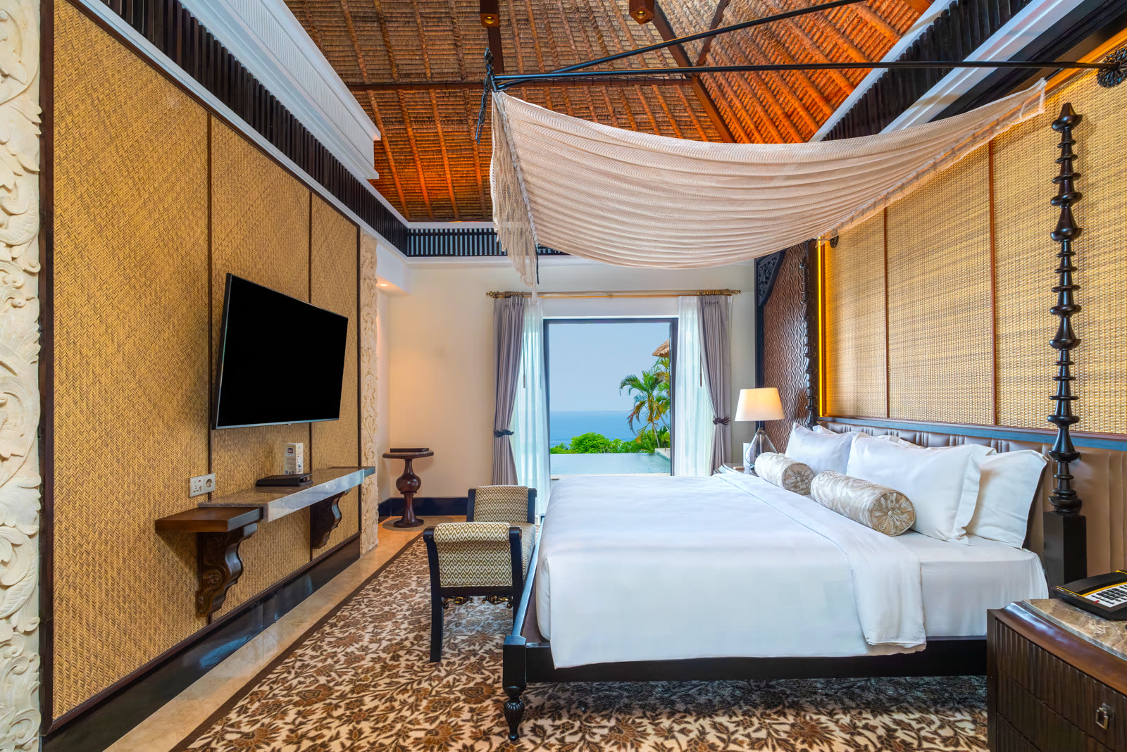 Two Bedroom Ocean Front Villa (King Bed)