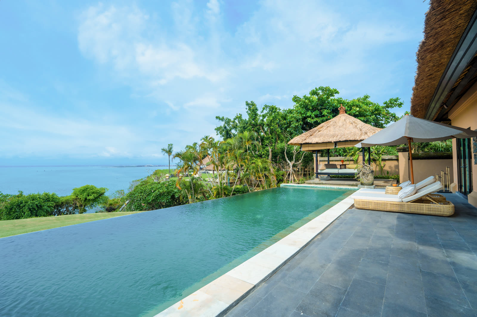 Two Bedroom Ocean Front Villa (Pool)