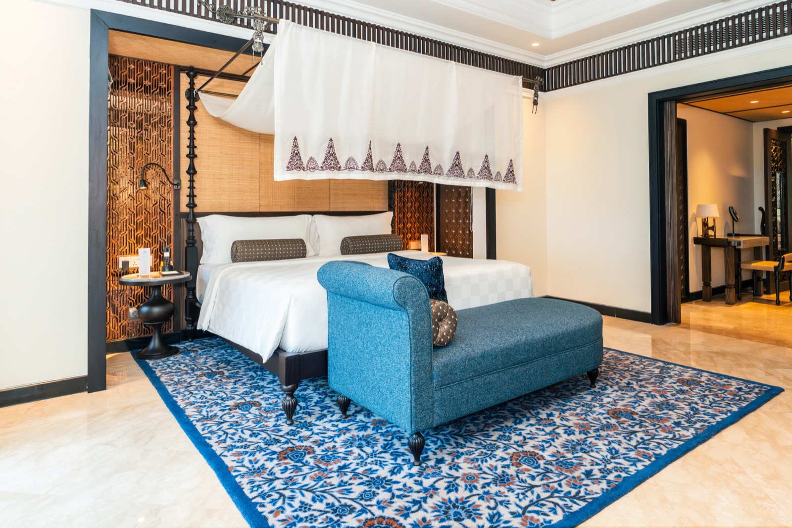 Ocean Front Cliff Villa (King Bed)