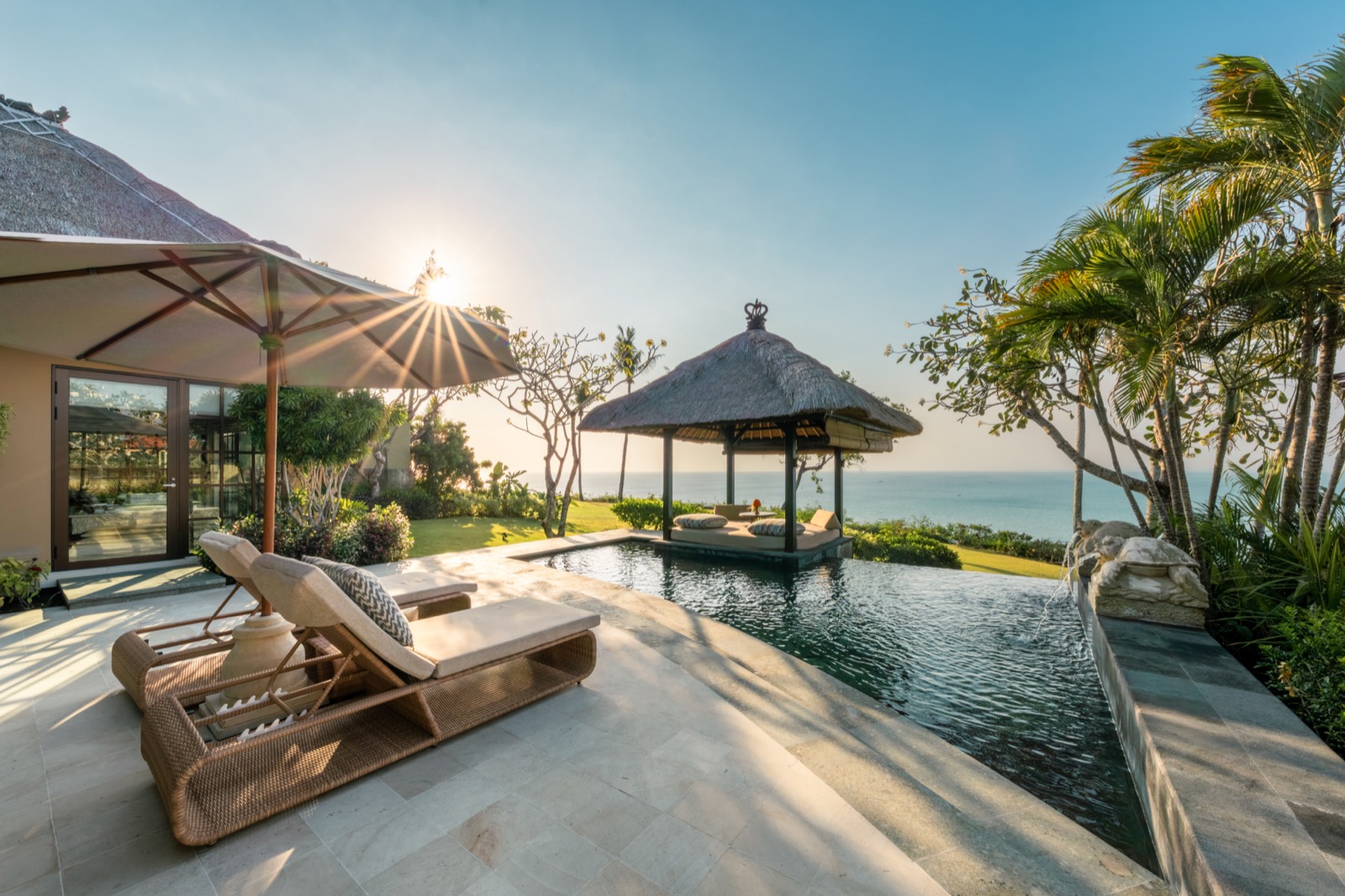 Ocean Front Cliff Villa (Pool)