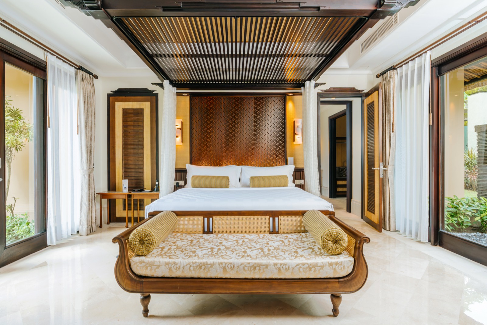 Ocean View Cliff Villa (King Bed)