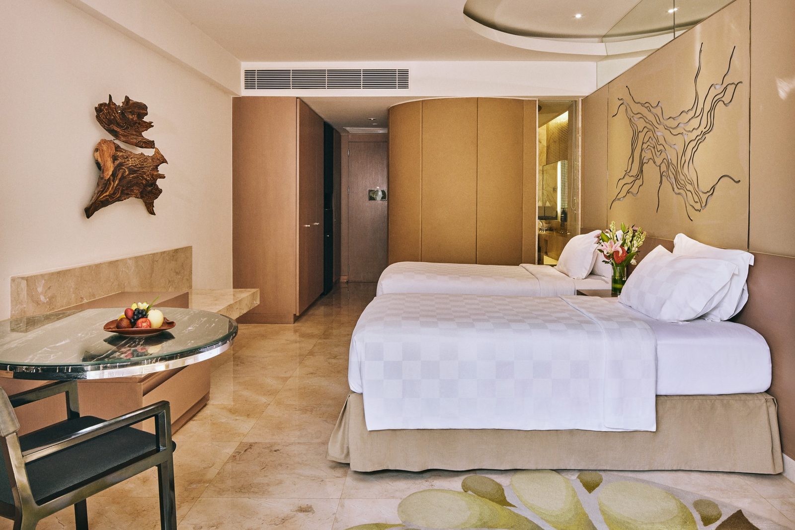 Pool Access Room (Pool)