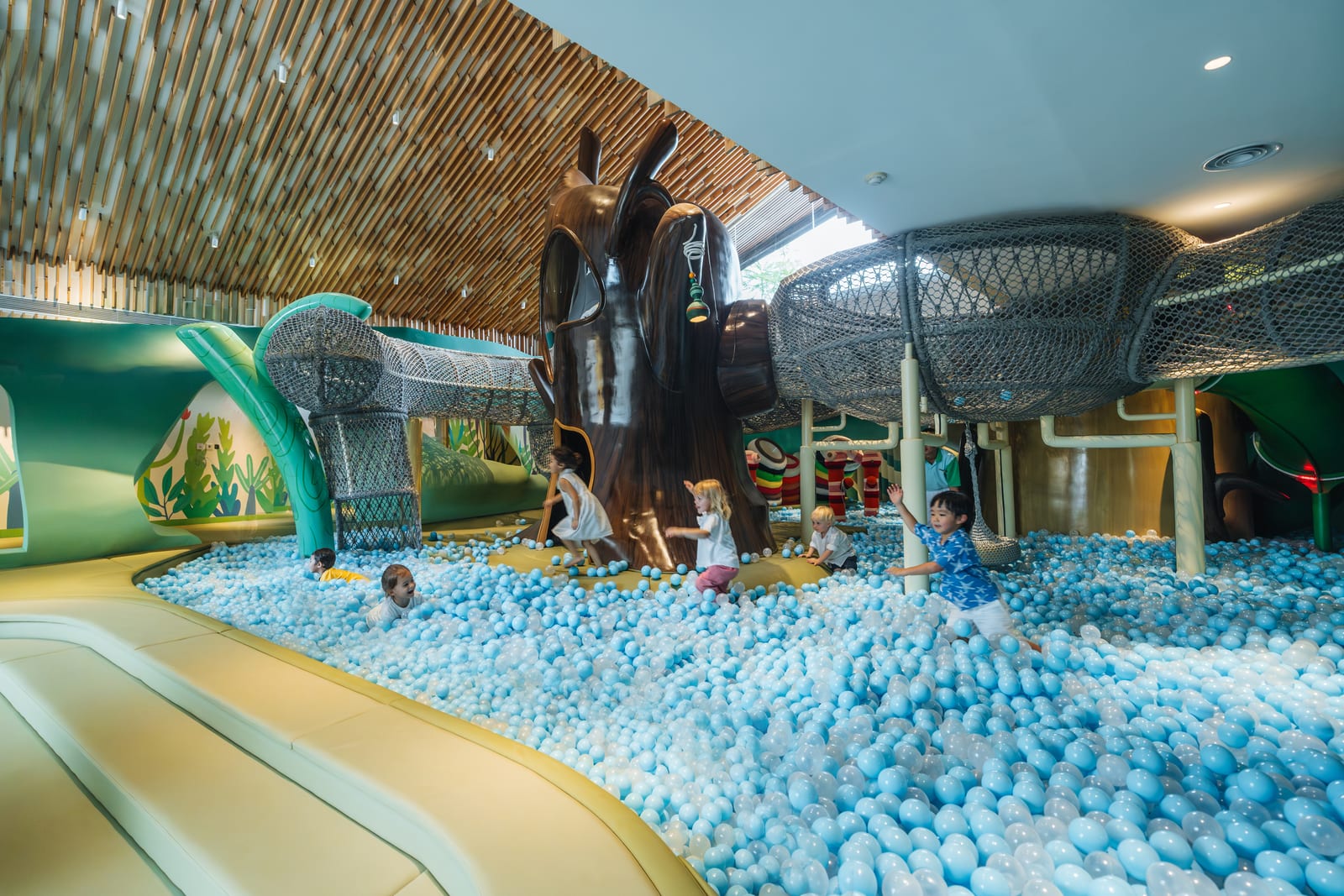 RIMBA Kids Playground Whisperwood