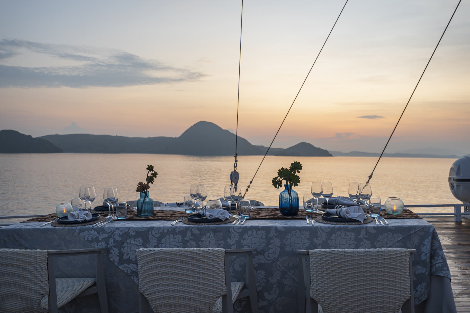 Lako Di'a — Middle Deck Dinner