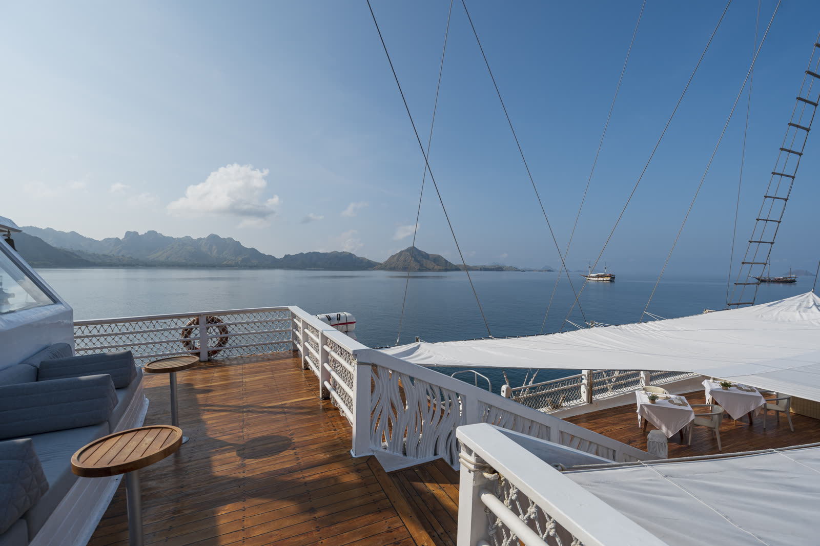 Lako Di'a — Main Deck